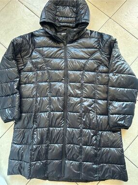 Woman’s Black Puffer Jacket